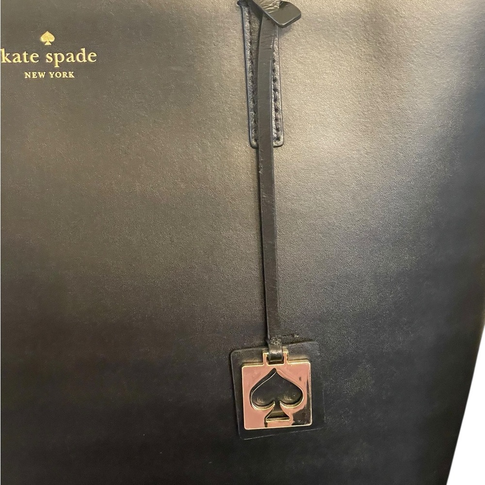 KATE SPADE Black Leather Medium Tote w Spade Bag Charm - Picture 4 of 15